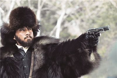 如果从现代职场的角度来看,那威虎山就好像是一个集团公司,座山雕是